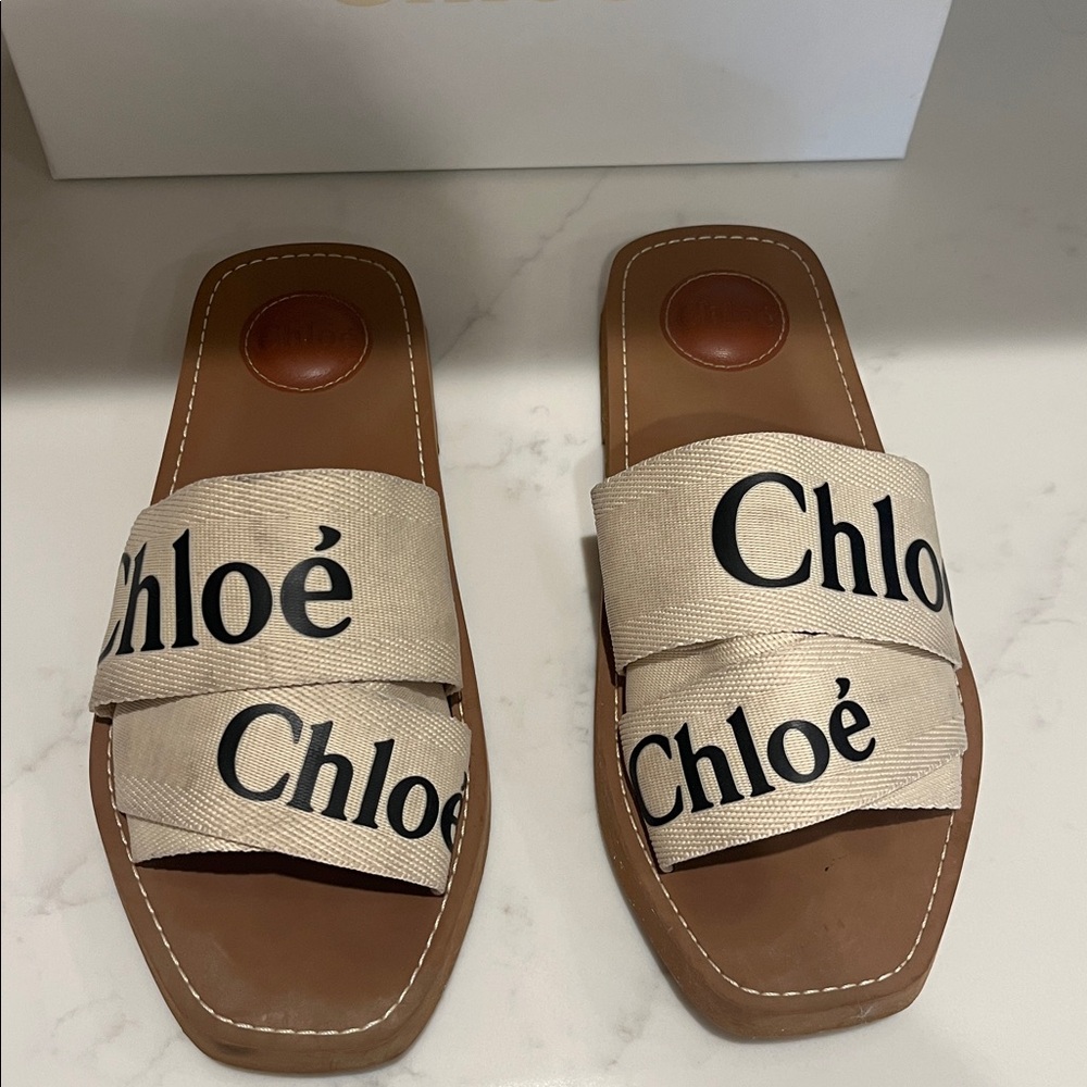 CHLOE: Woody Flat Slides in Black & White - Picture 2 of 6